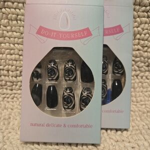Do-It-Yourself Black Press-On Nails with White Rose Design